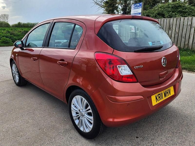 Used Vauxhall Corsa 90 HP (66 kW) 2011 Orange Hatchback