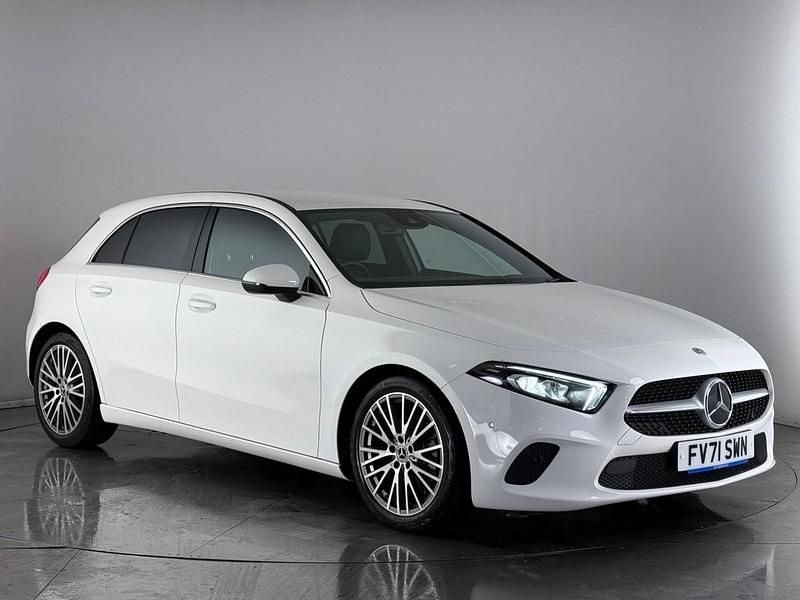 Used Mercedes A180 Executive 116 HP (85 kW) 2021 White Hatchback