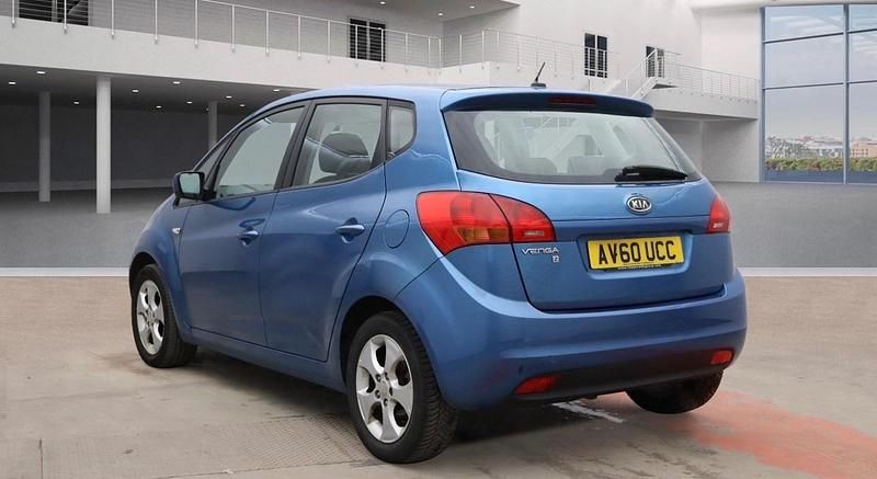 Used Kia Venga 2010 Blue Hatchback