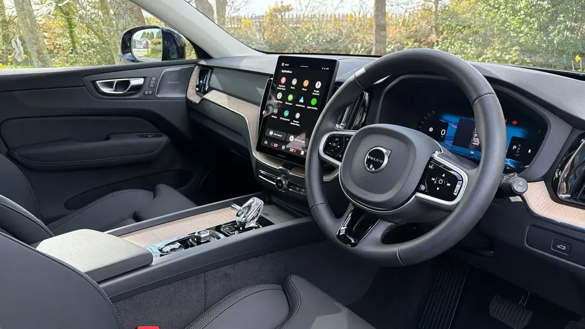 Used Volvo XC60 Plus 250 HP (183 kW) 2026 Metallic  denim blue SUV