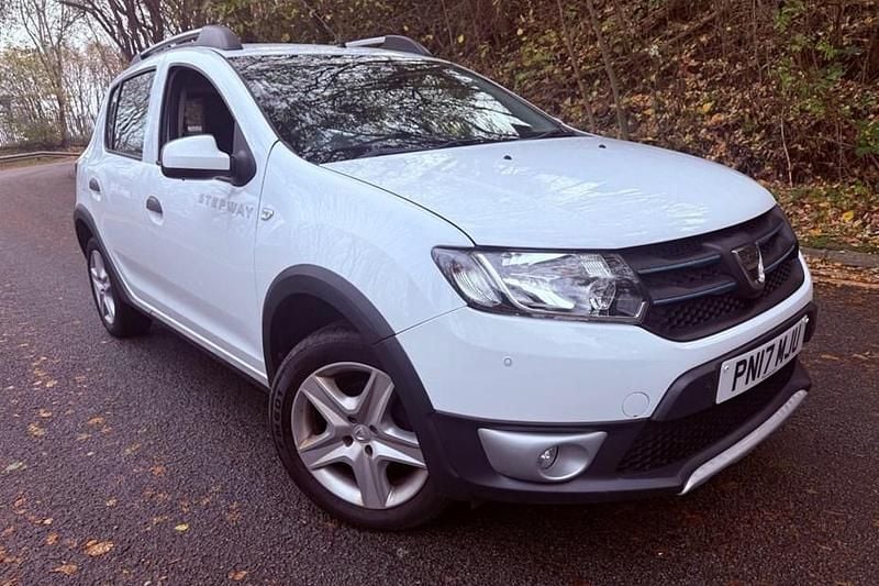 Used 2017 Dacia Sandero Lauréate | £4,990 (Good price) - Image 1/1