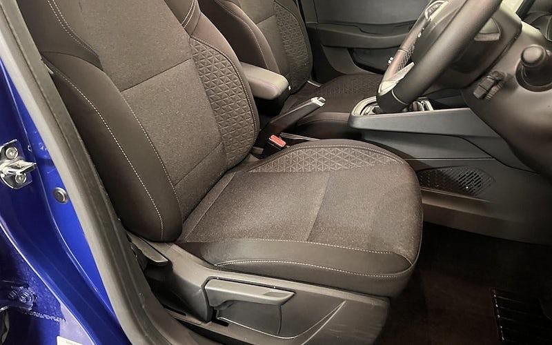 Used Renault Clio V Iconic 90 HP (66 kW) 2021 Blue Hatchback