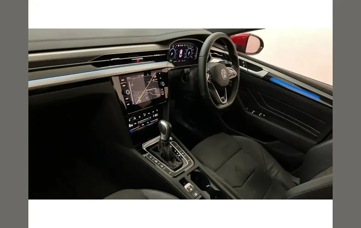 Używany VW Arteon R-line 218 KM (160 kW) 2023 Czerwony Hatchback