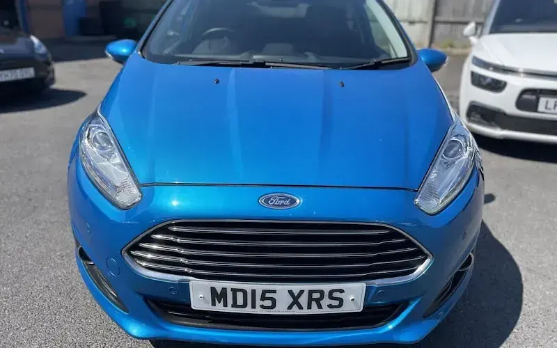 Used Ford Fiesta Titanium 101 HP (74 kW) 2015 Blue Hatchback