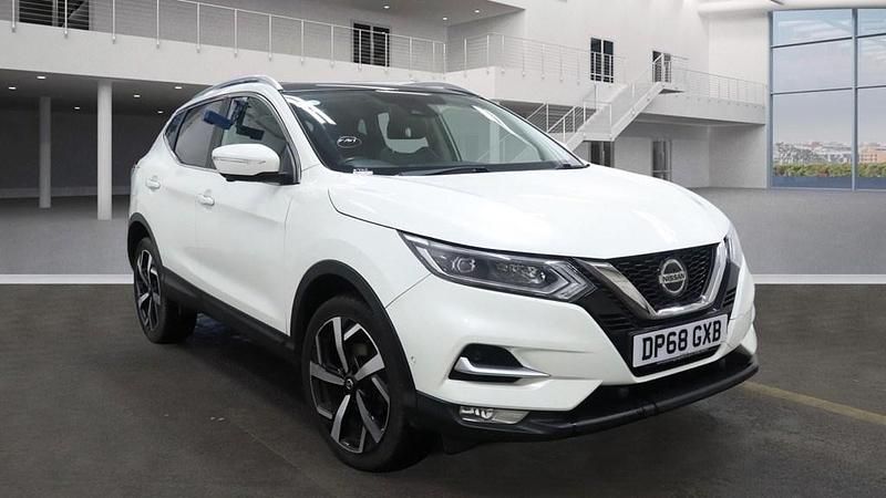 Used Nissan Qashqai Tekna 2018 Pure white SUV
