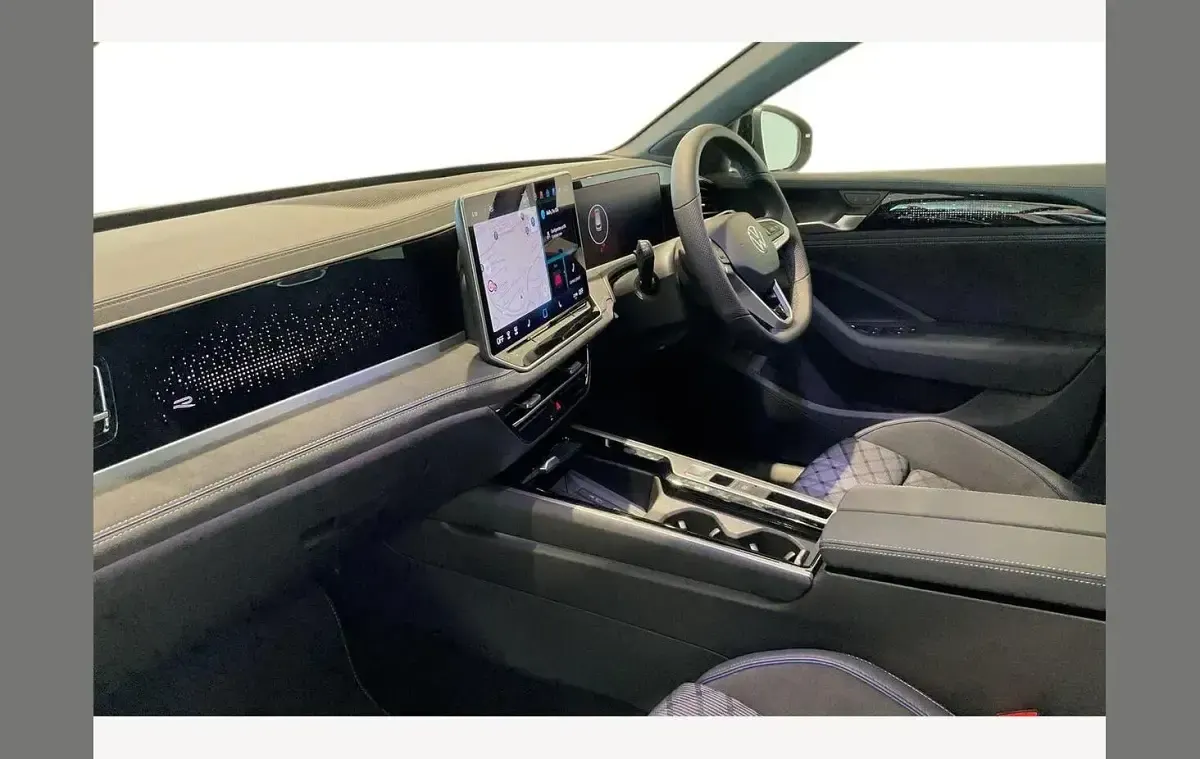 Used VW Passat R-line 150 HP (110 kW) 2026 Black Estate
