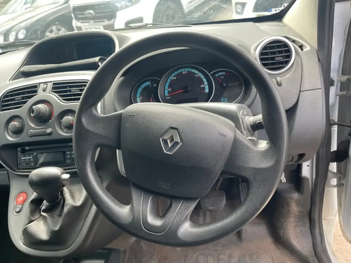 Begagnad Renault Kangoo Business 44 kW (60 HK) 2020 Vit Minibuss
