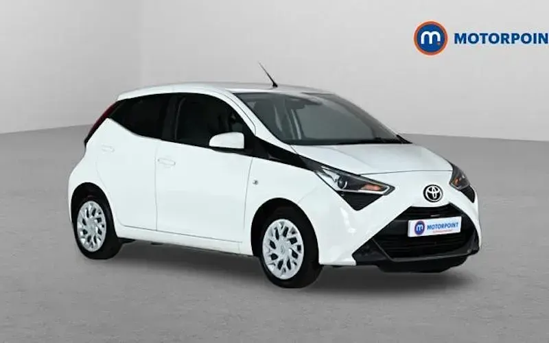 Used Toyota Aygo X-play 72 HP (52 kW) 2021 Hatchback