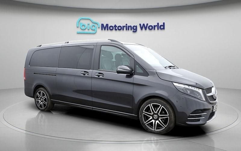 Used Mercedes V300 AMG line 237 HP (174 kW) 2023 Grey MPV