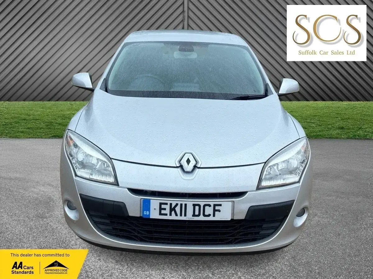 Used Renault Mégane Dynamique 2011 Silver Hatchback