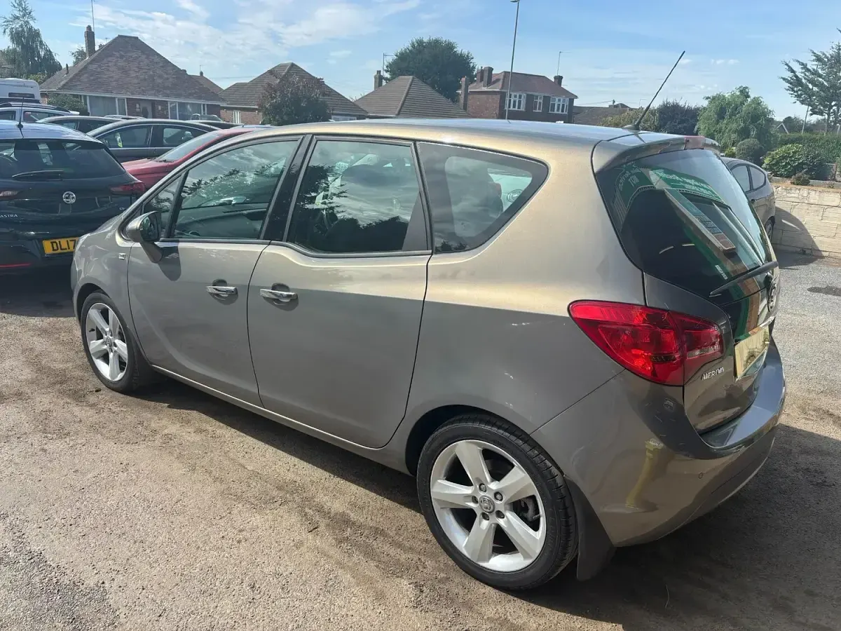 Used Vauxhall Meriva 2013 Brown MPV