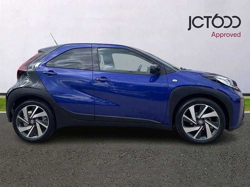 Used Toyota Aygo X 72 HP (52 kW) 2023 Blue SUV