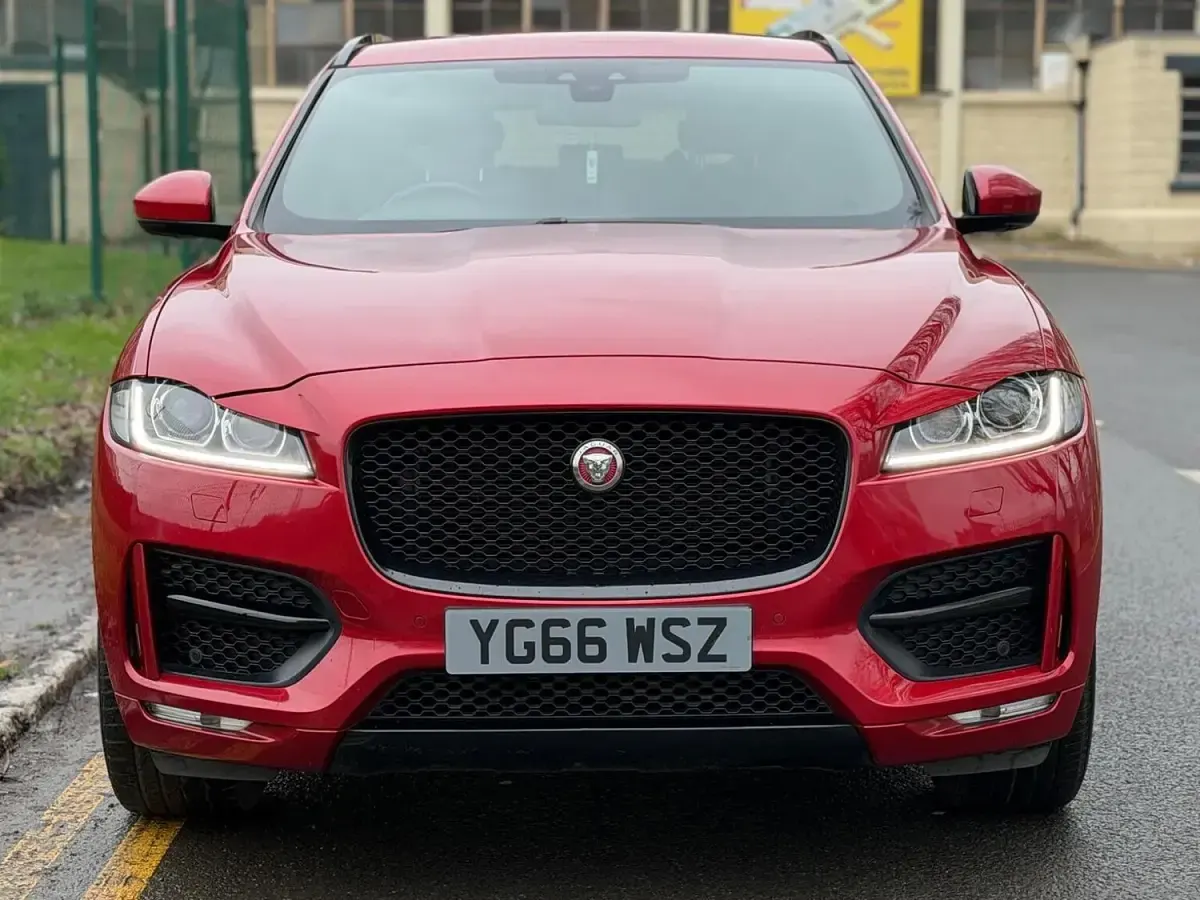 Used Jaguar F-Pace R-Sport 180 HP (132 kW) 2016 Red SUV