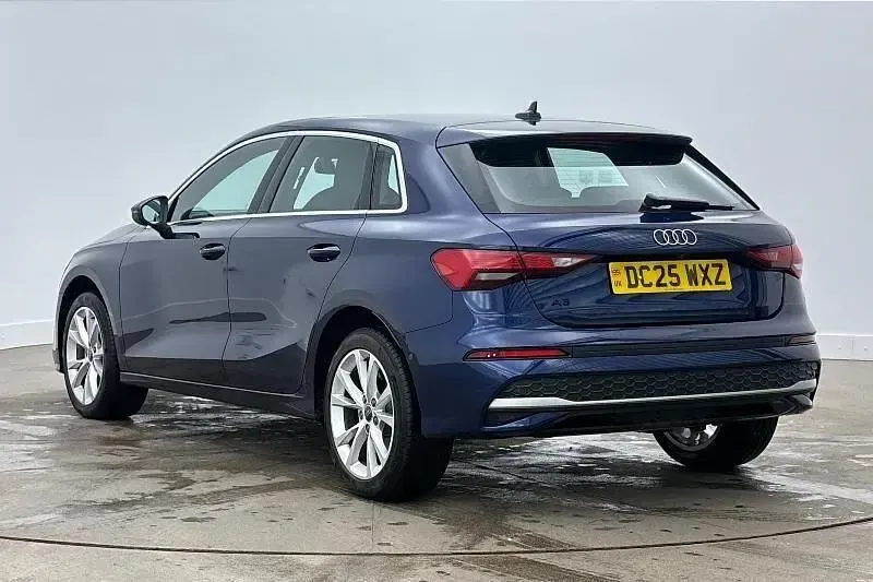 Używany Audi A3 Sport 2025 Niebieski Hatchback