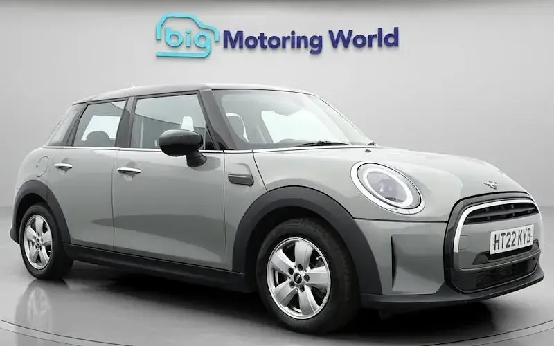 Used Mini Cooper Classic 136 HP (100 kW) 2022 Hatchback