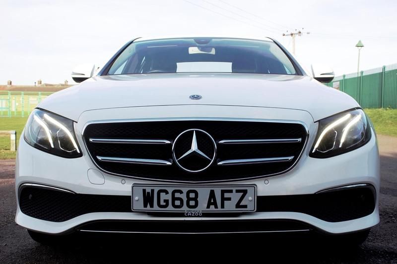 Used Mercedes E220 SE 194 HP (142 kW) 2018 White Sedan