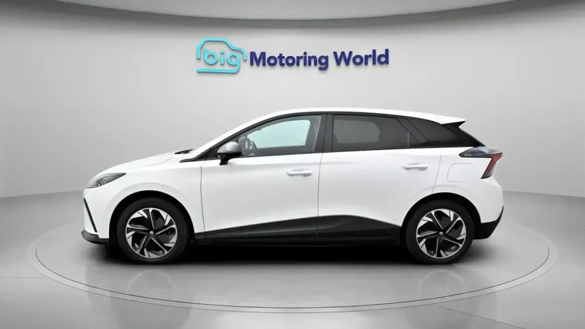 Usado MG MG4 EV Trophy 319 kW (435 CV) 2023 Blanco Utilitario