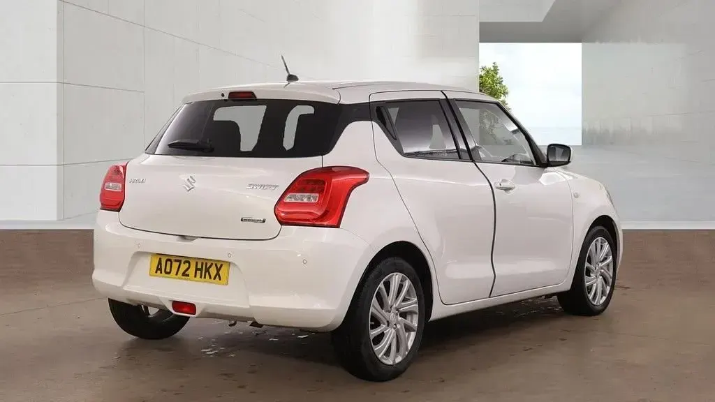 Used Suzuki Swift SZ-T 83 HP (61 kW) 2023 White Hatchback