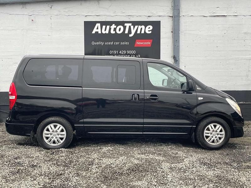 Used Hyundai I800 SE 2016 Black MPV