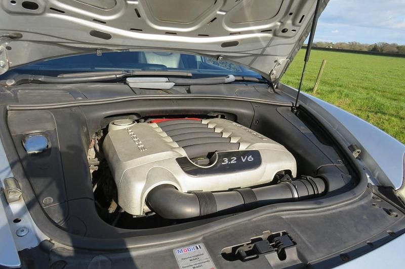 Usado Porsche Cayenne 2006 Prateado SUV