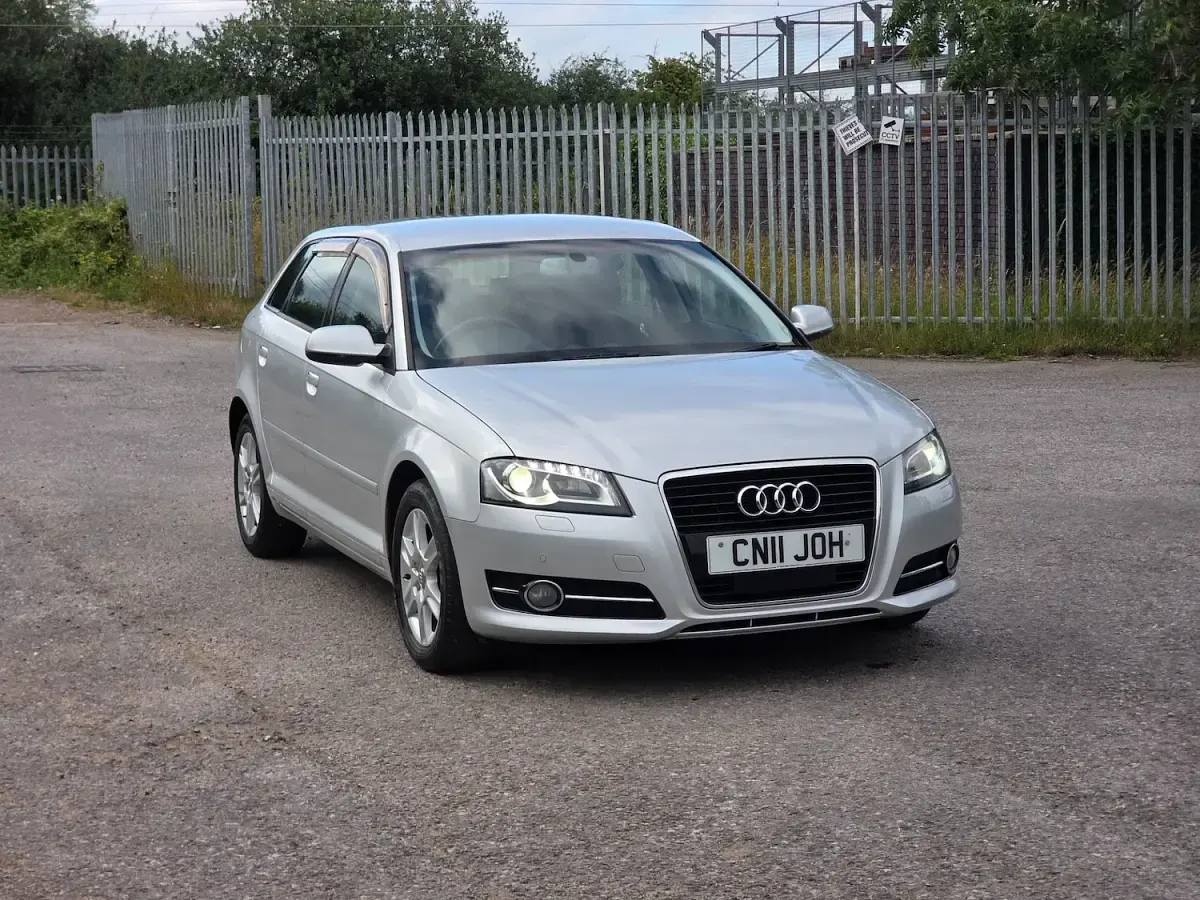 Used Audi A3 125 HP (91 kW) 2011 Silver Hatchback
