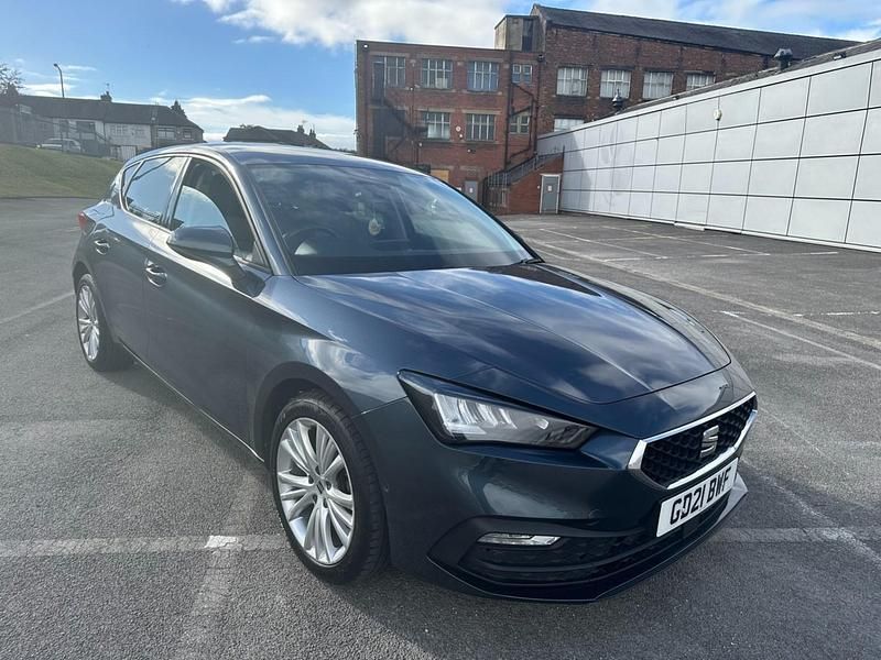 Begagnad Seat Leon SE Dynamic 2021 Grå Halvkombi