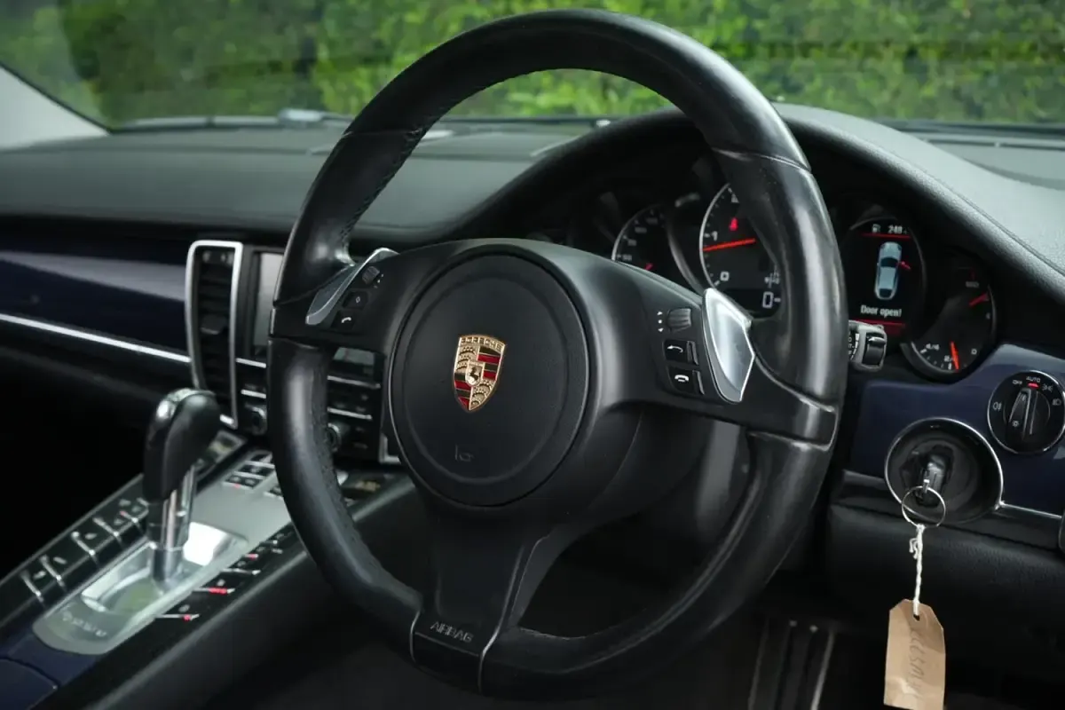 Usado Porsche Panamera 300 HP (220 kW) 2013 Cinzento Citadino