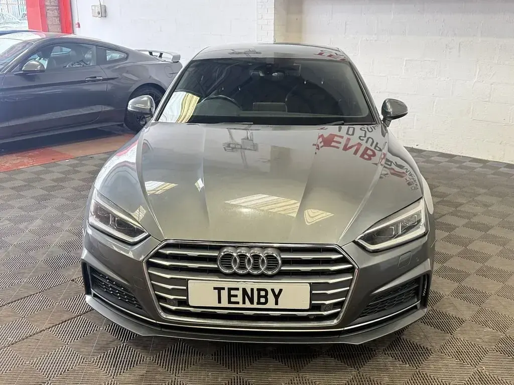 Usado Audi A5 Sportback S-Line 190 CV (139 kW) 2017 Gris Utilitario