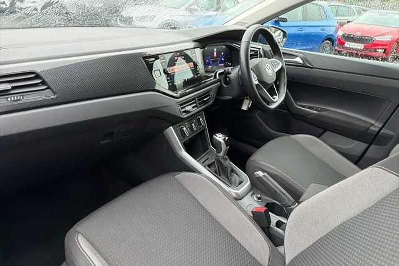 Used VW Polo Life 95 HP (69 kW) 2025 Blue Hatchback