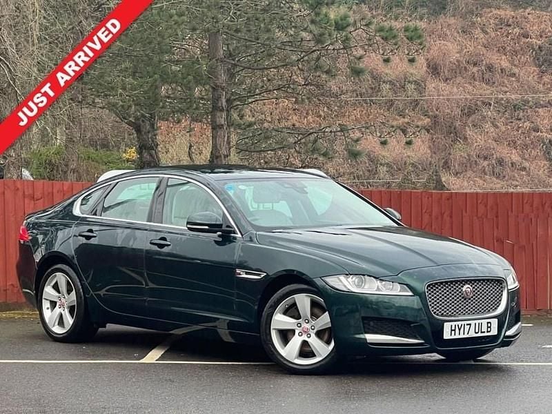Used Jaguar XF Portfolio 180 HP (132 kW) 2017 Green Sedan