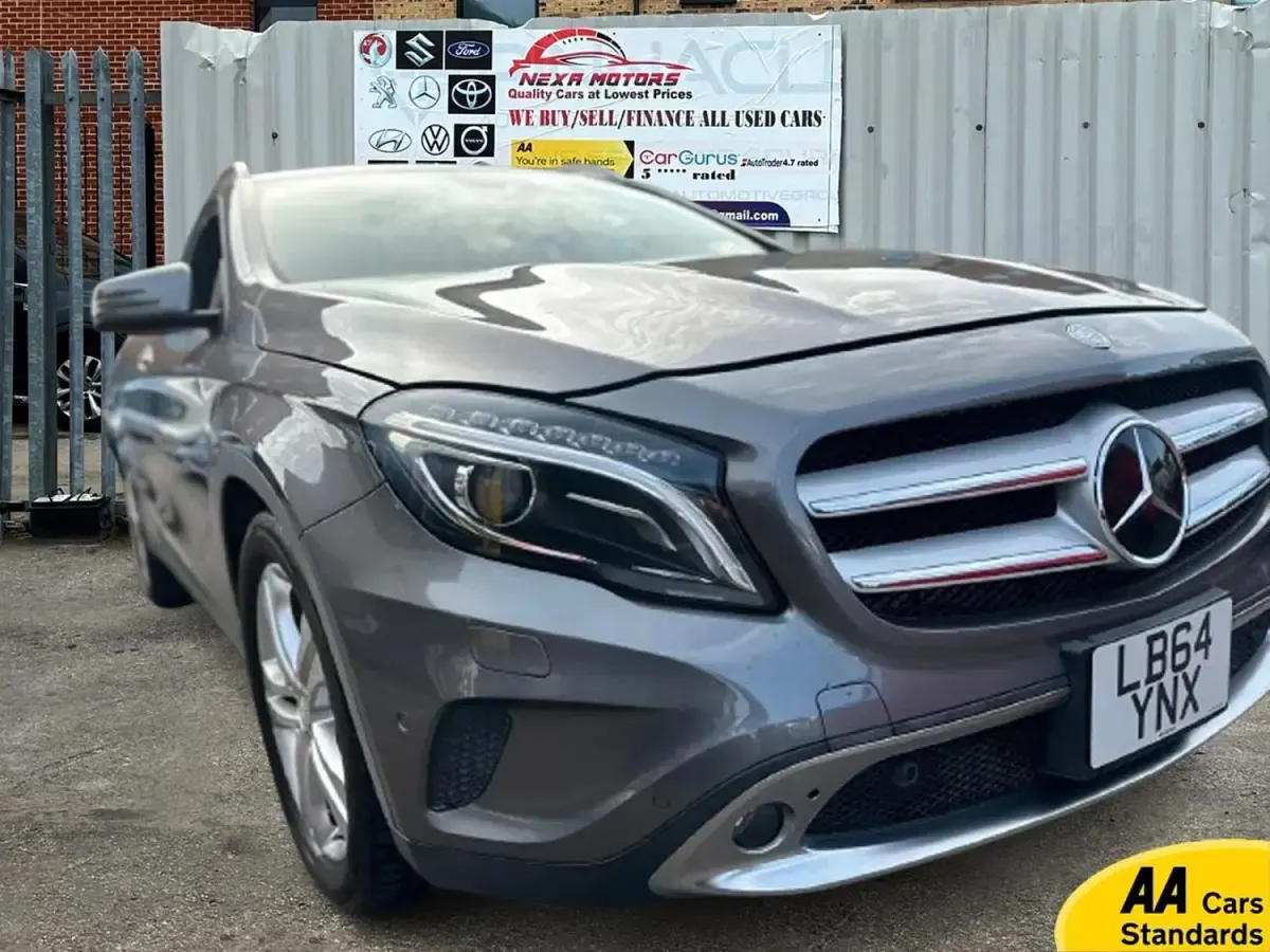Käytetty Mercedes GLA200 Executive 156 HP (114 kW) 2015 Harmaa Katumaasturi