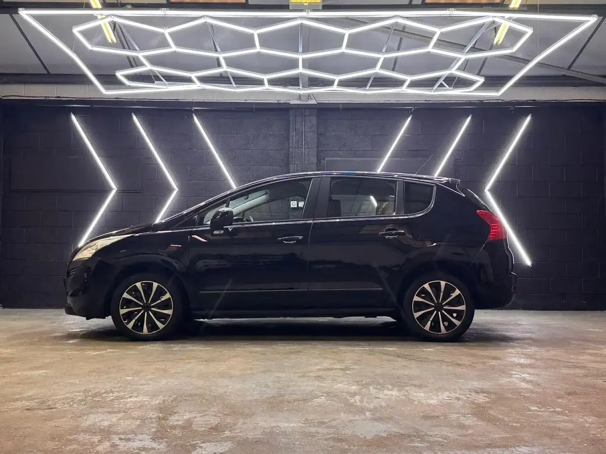 Used Peugeot 3008 Active 112 HP (82 kW) 2011 Black Estate
