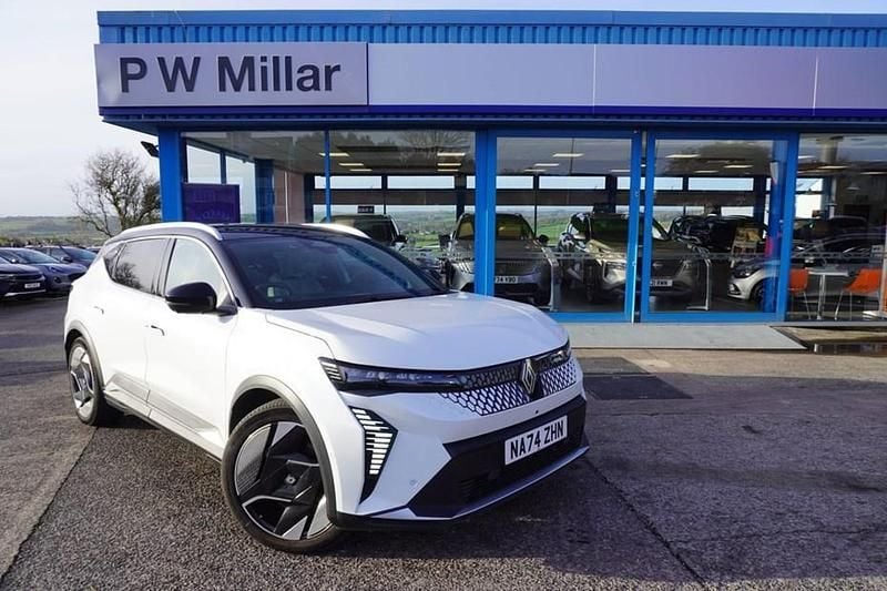 Arctic white Used 2024 Renault Scénic Iconic MPV | £27,299 (Good price) - Image 1/1