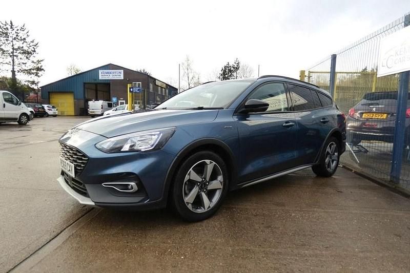 Used Ford Focus Active 120 HP (88 kW) 2020 Blue Estate