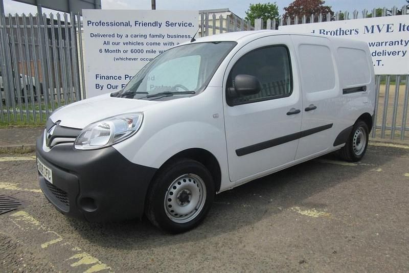 Used Renault Kangoo Business 90 HP (66 kW) 2018 White MPV