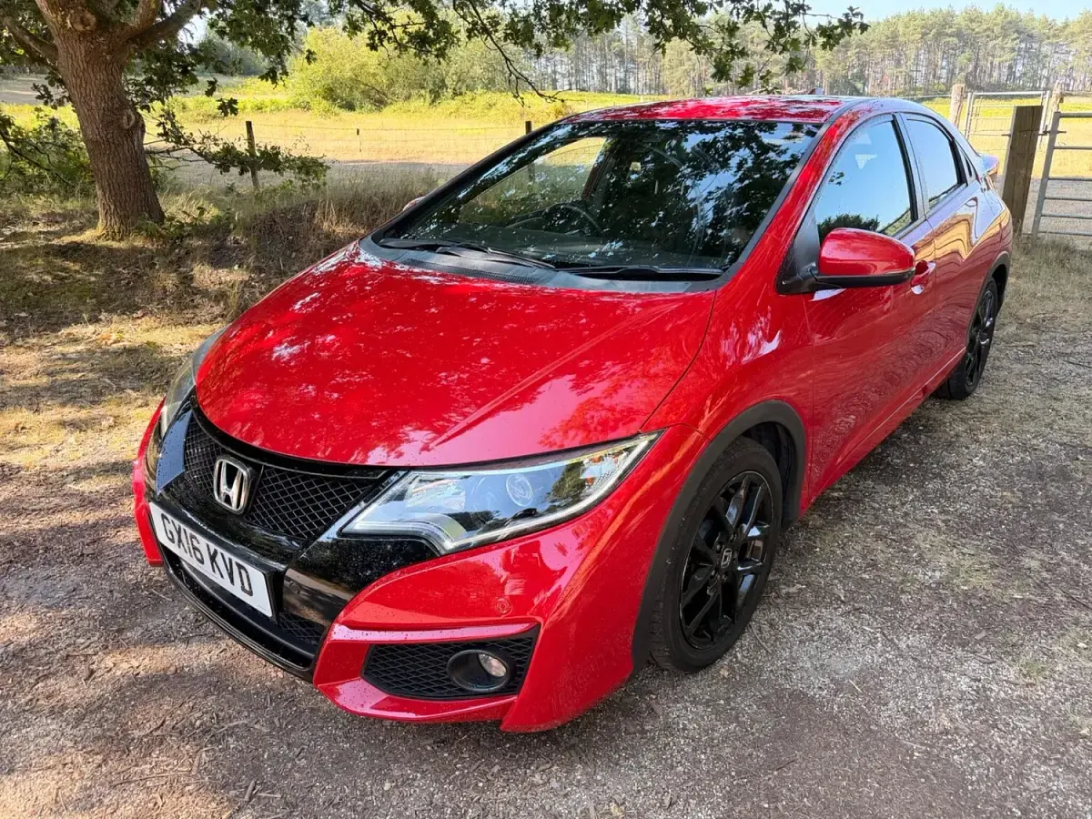 Used Honda Civic Sport 142 HP (104 kW) 2016 Red Hatchback
