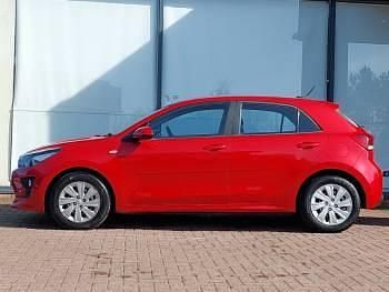 Begagnad Kia Rio 83 HK (61 kW) 2022 Röd Halvkombi