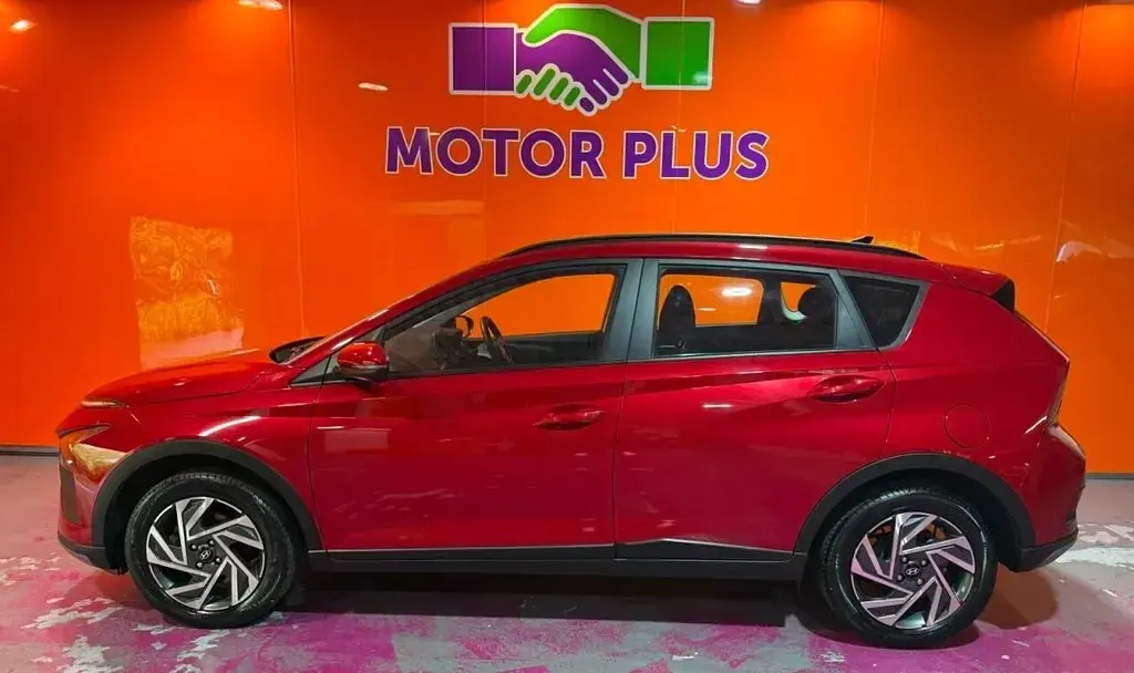 Used Hyundai Bayon Advanced 100 HP (73 kW) 2024 Red SUV