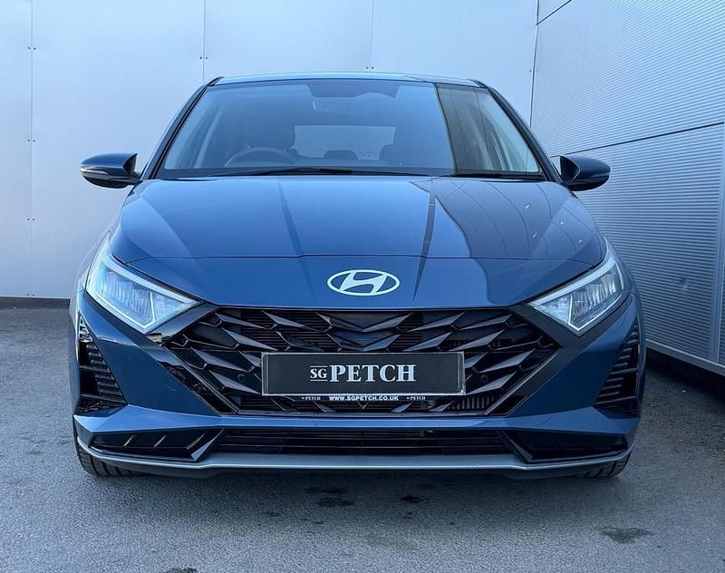 New Hyundai i20 Premium 99 HP (72 kW) 2025 Blue Hatchback