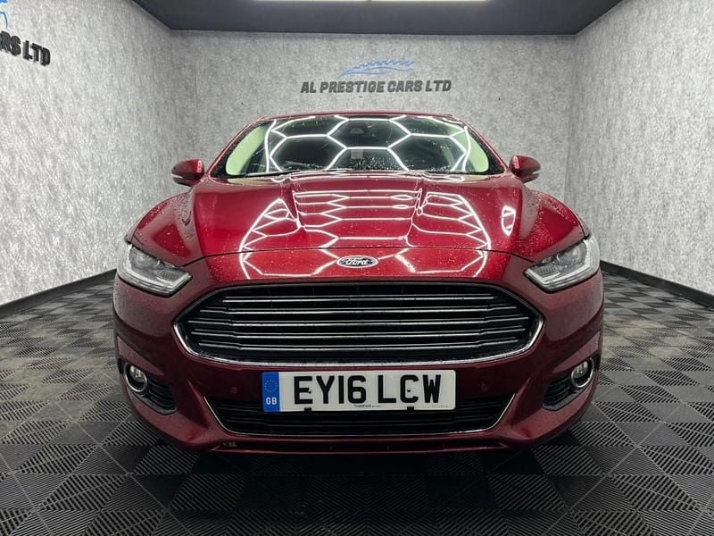 Used Ford Mondeo Titanium 2016 Red Hatchback