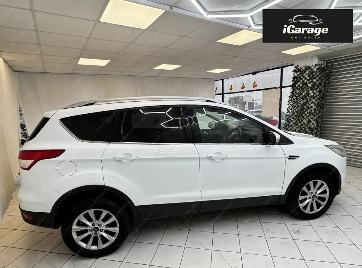 Usado Ford Kuga Titanium 150 CV (110 kW) 2015 Blanco SUV