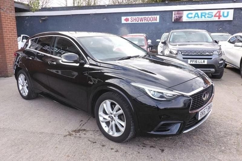 Used Infiniti Q30 170 HP (125 kW) 2017 Black Hatchback