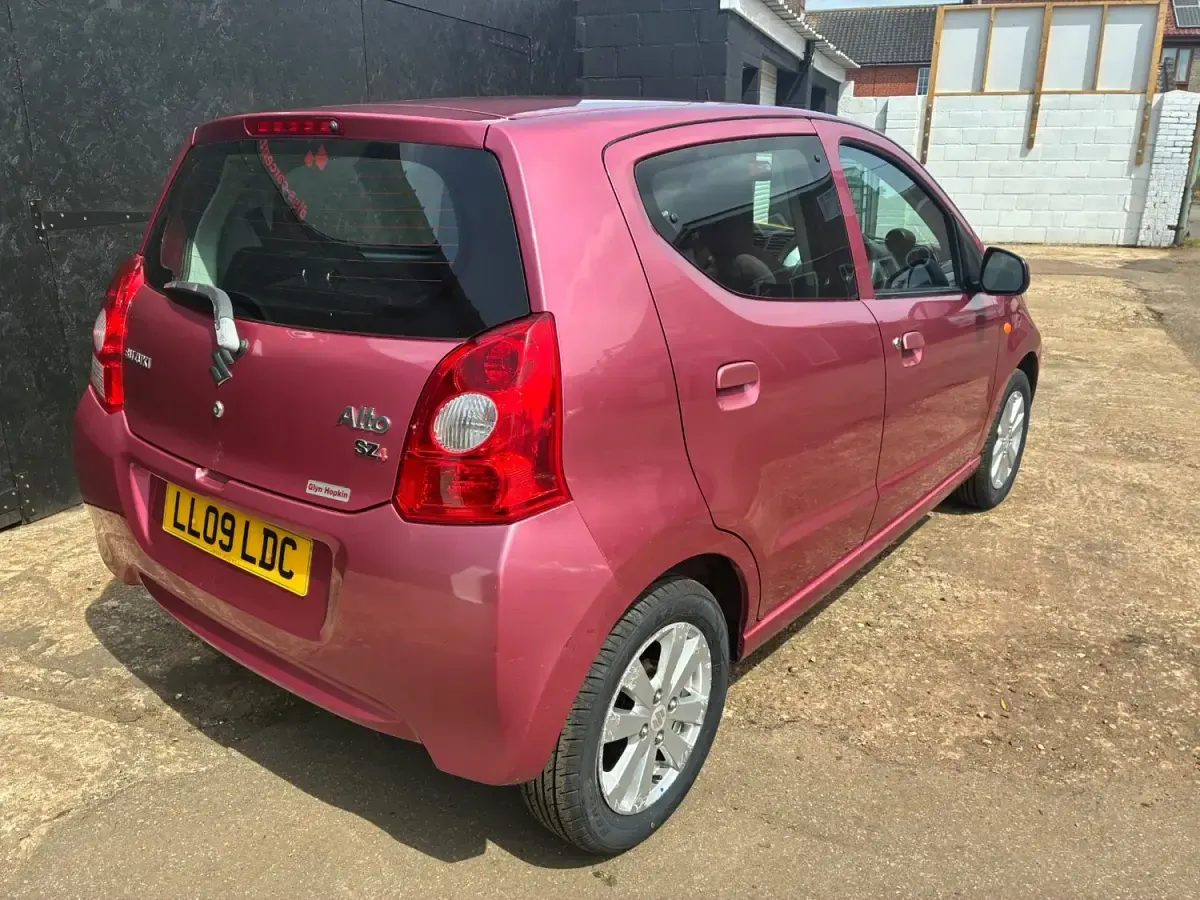 Używany Suzuki Alto SZ4 68 KM (50 kW) 2009 Różowy Hatchback
