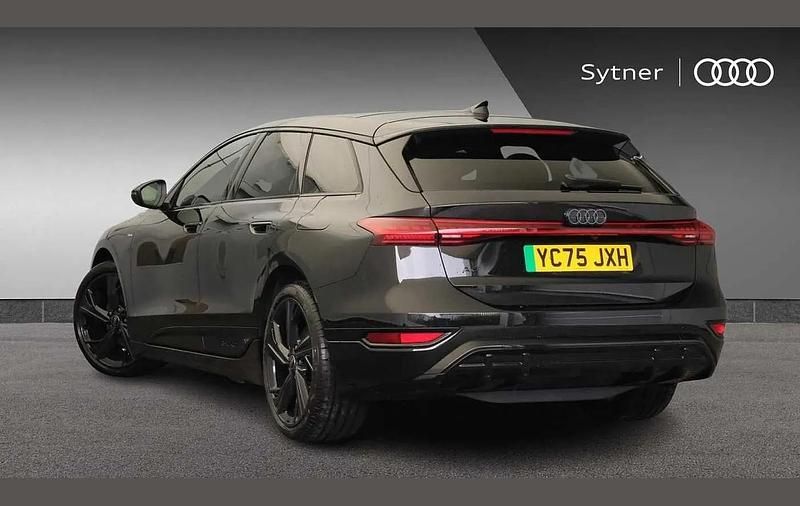 Nouă Audi e-tron Comfort 210 kW (286 CP) 2025 Negru SUV