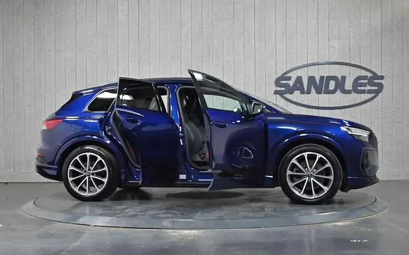 Used Audi Q4 e-tron 150 kW (204 HP) 2023 Blue SUV