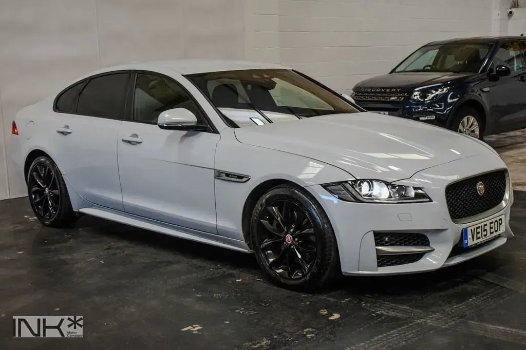 Used Jaguar XF R-Sport 180 HP (132 kW) 2015 White Sedan