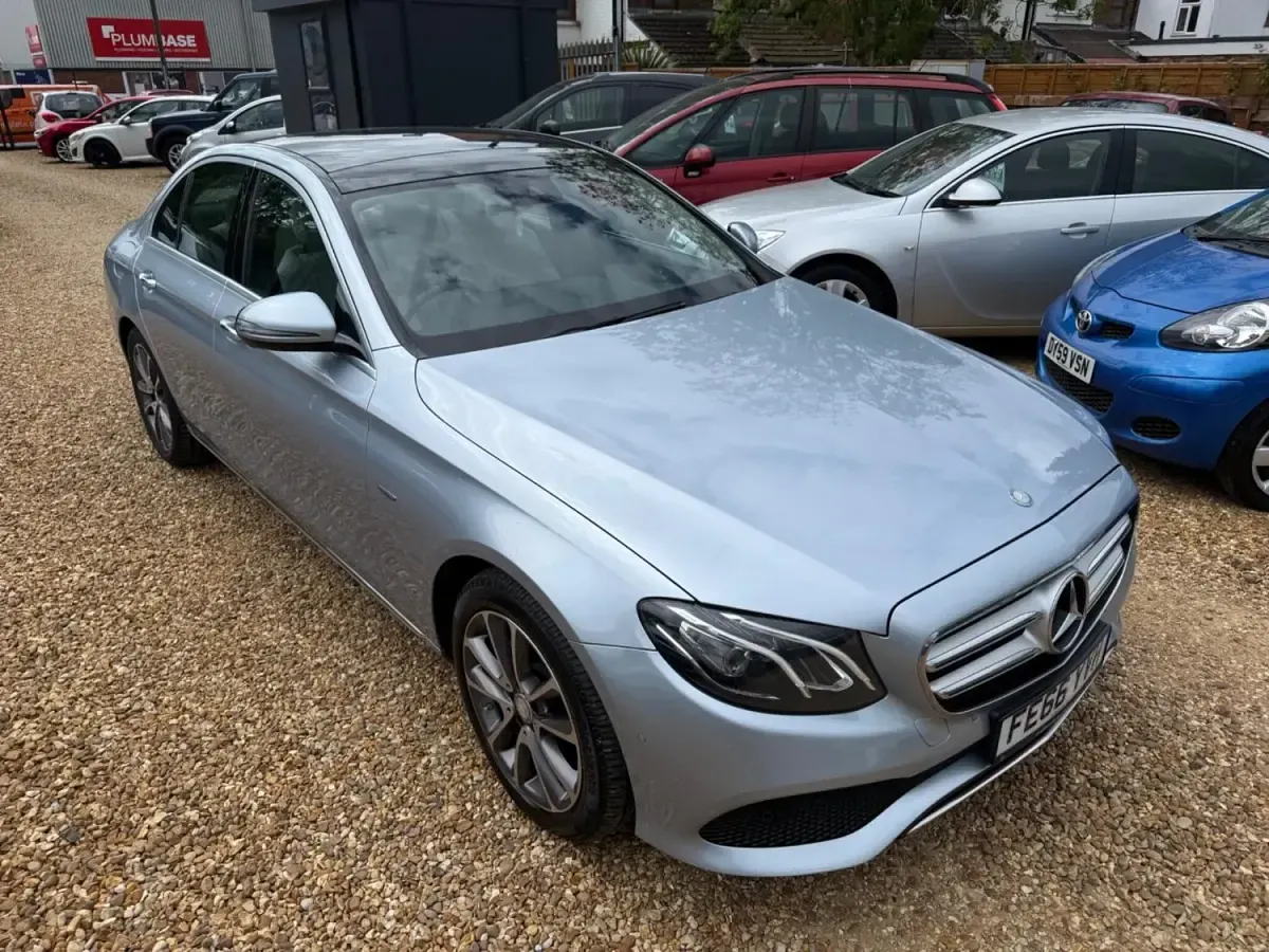 Używany Mercedes E350 Premium 299 KM (219 kW) 2017 Srebrny Sedan/Limuzyna