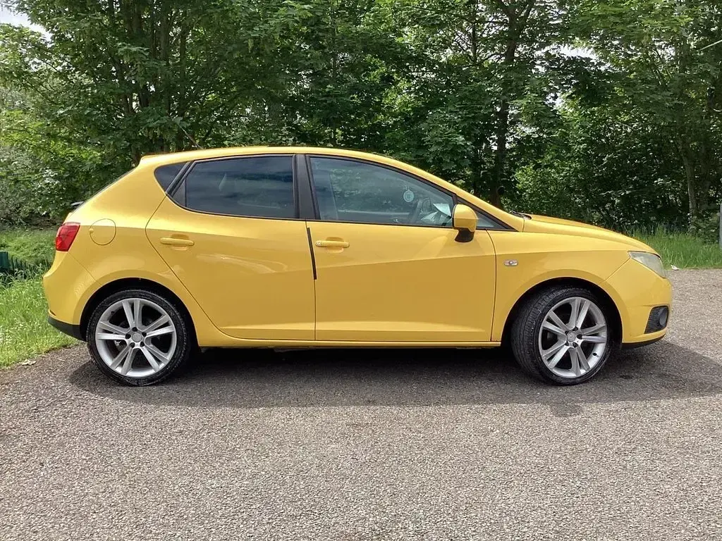 Used Seat Ibiza Sport 105 HP (77 kW) 2008 Yellow Hatchback