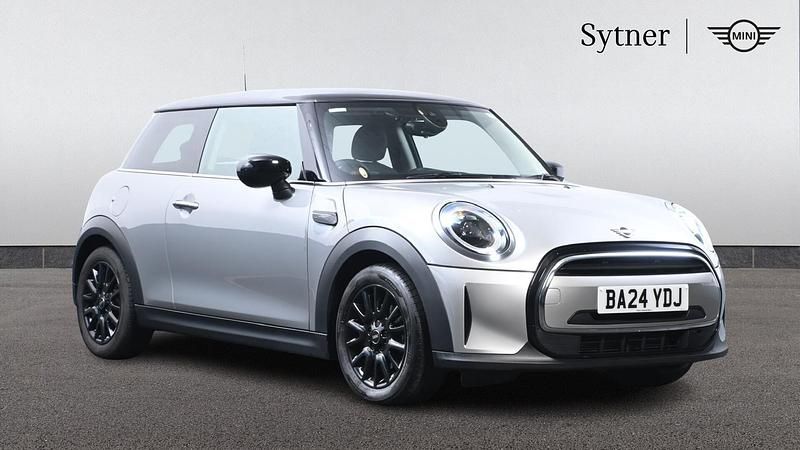 Used Mini Cooper Classic 134 HP (98 kW) 2024 Silver Hatchback