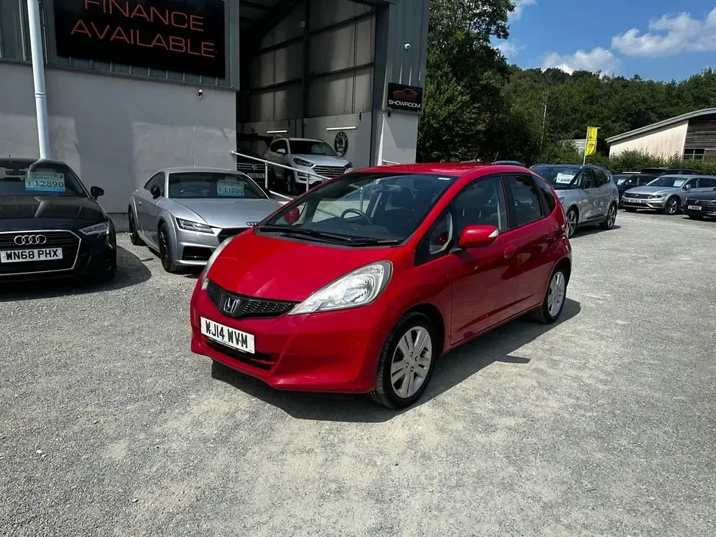 Used Honda Jazz ES 2014 Red Hatchback